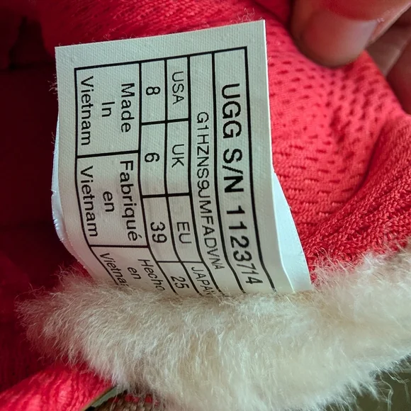 UGG Highland Hi Heritage Sneakers New! Size 8 - Picture 13 of 13